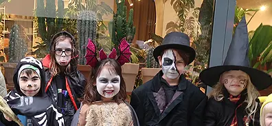 Halloween-in-den-Einkaufsstrassen